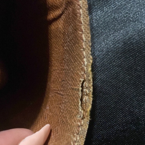 LV Mens Wallet - Picture 7 of 9